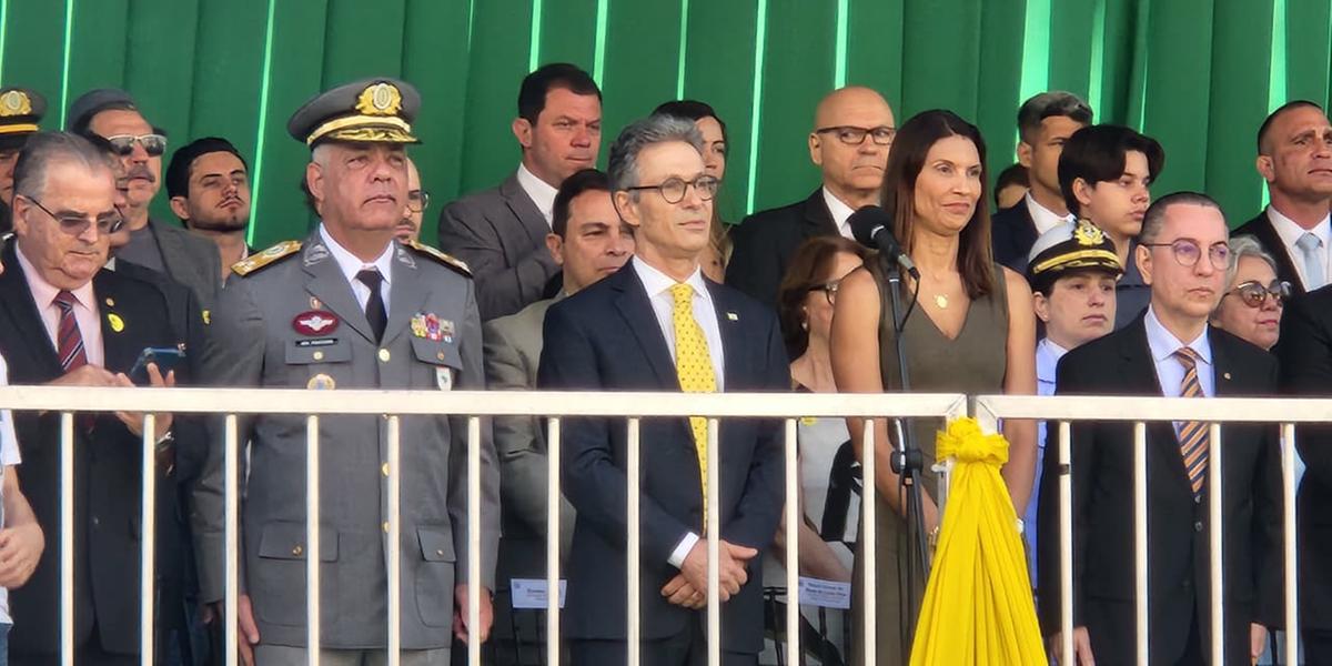 Governador esteve na avenida Afonso Pena, no Centro de BH (Maurício Vieira)