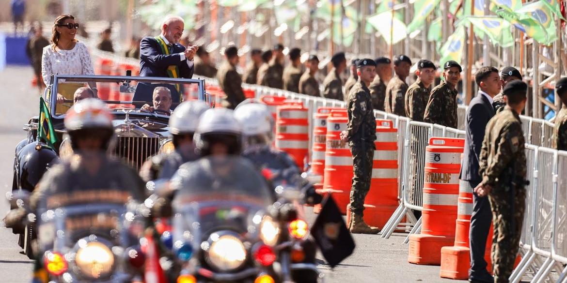 Presidente Luiz Inácio Lula da Silva participa do desfile do Dia da Independência (Marcelo Camargo/Agência Brasil)
