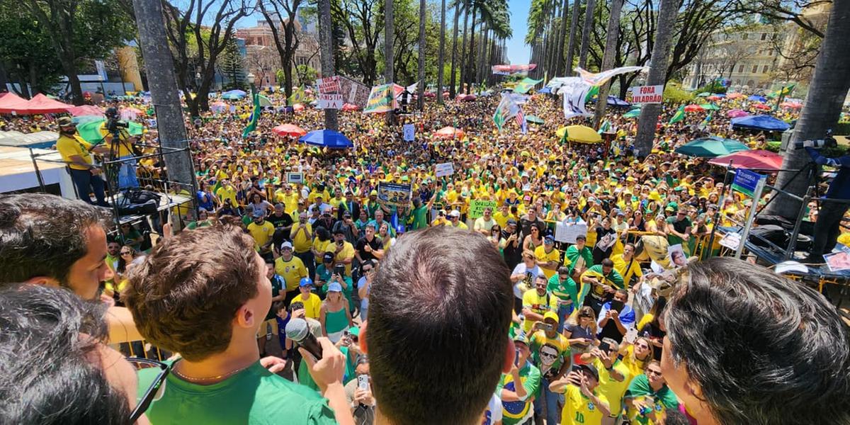 Deputado federal Nikolas Ferreira participa da manifestação (Maurício Vieira)