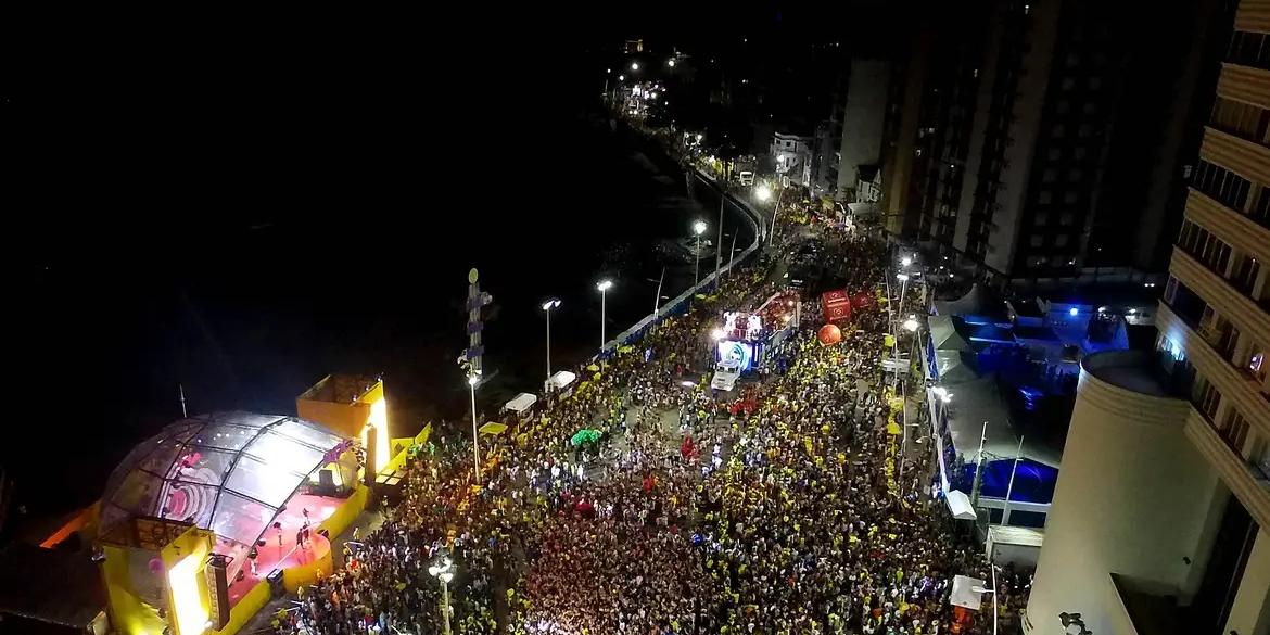 Com a sansão da lei, a festa ganha “um selo que a consagra em todo o país, prestando homenagem à capital baiana e à toda cadeia produtiva que faz do evento baiano uma experiência única no mundo” (Valter Pontes/Secom Salvador)