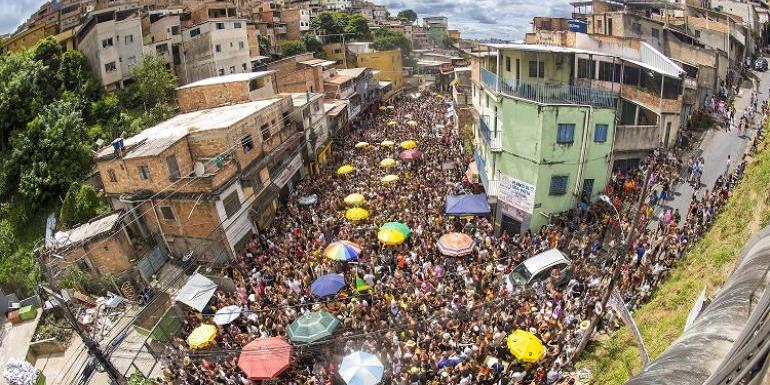 No momento da inscrição, deverão ser informados os principais dados sobre os desfiles, como data, horário, trajeto e o tipo de equipamento de som que será utilizado (Bruna Figueiredo)