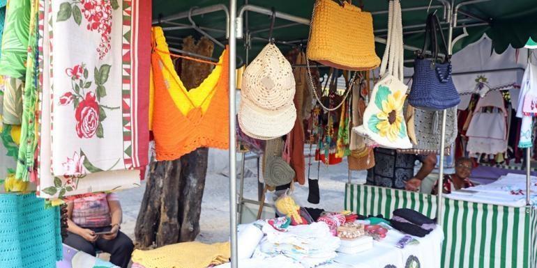 Feira da rua Goiás ocorre toda segunda terça-feira do mês (Adão de Souza/PBH)