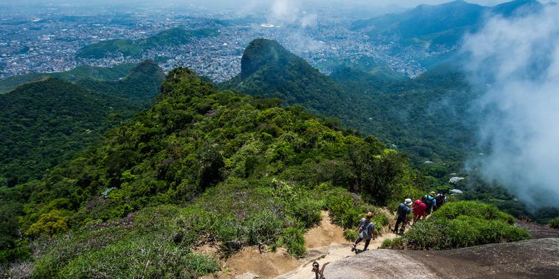 Turismo de aventura reúne experiências como trekking no Monte Roraima, travessias na Patagônia e trilhas no Parque Nacional da Tijuca, no Rio de Janeiro (Civitatis)