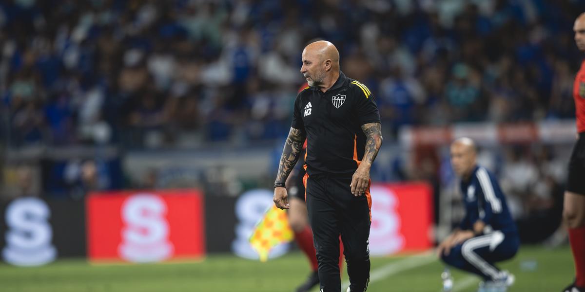 Treinador do Galo ficou furioso após o segundo gol da Raposa (Foto: Pedro Souza / Atlético)
