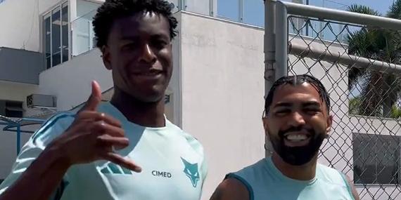 Jogadores provocam rival com "bom dia" após eliminação na Copa do Brasil (Reprodução / TV Cruzeiro)