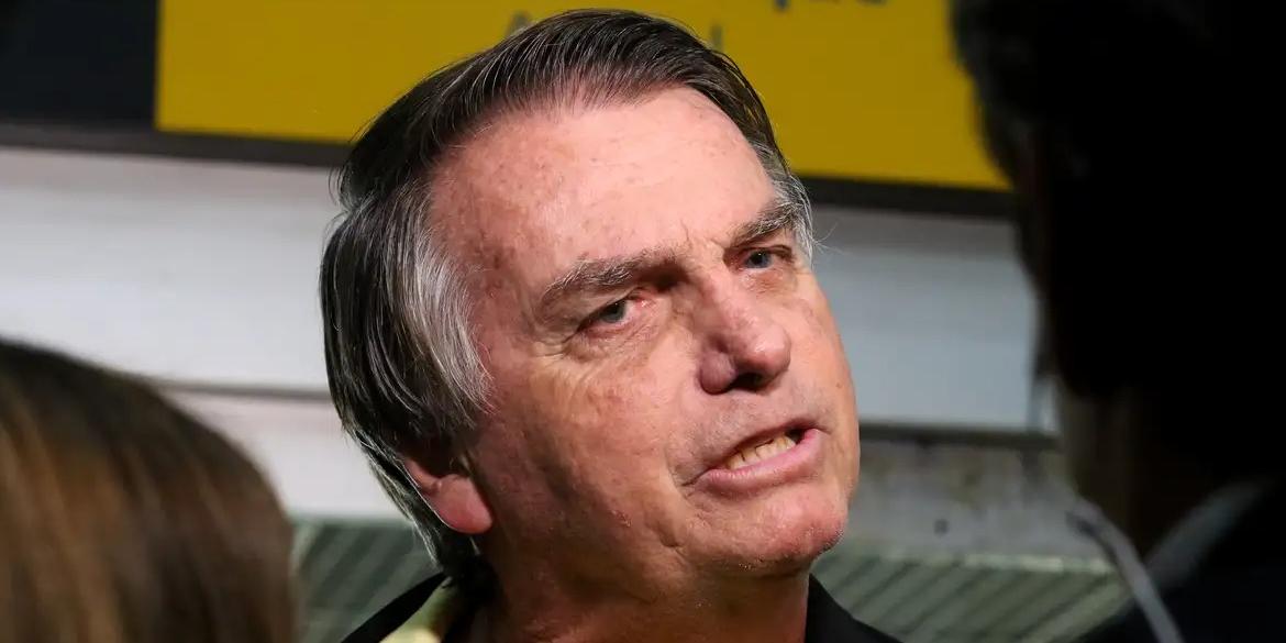 De acordo com o cardiologista Leandro Echenique, Bolsonaro apresentou episódio de mal-estar, pré-síncope e vômitos com queda da pressão arterial (Tânia Rêgo/Agência Brasil)