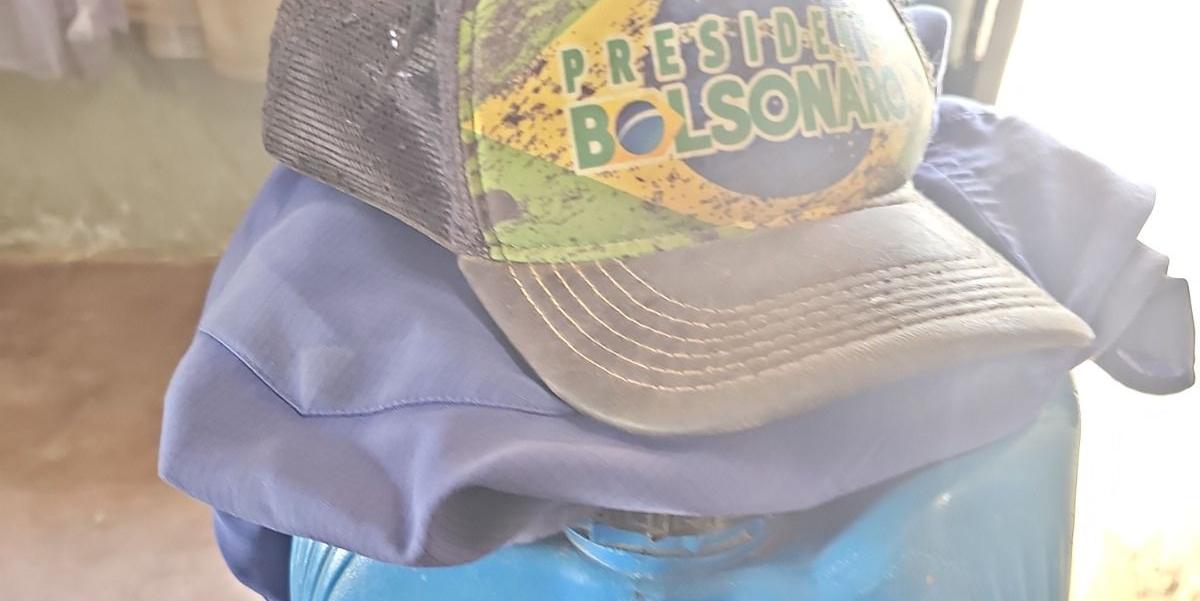 Joaquim José da Silva, de 78 anos, foi resgatado em Manga (MG) após ser encontrado cuidando de 50 bois por R$ 500 ao mês, sem água potável, alimentação ou equipamentos (Divulgação/Sinait-MG)