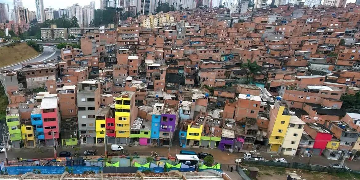 De acordo com a autora da pesquisa, Maria Andreia Parente Lameiras, as famílias mais pobres tiveram alívio maior no bolso em agosto por causa do perfil de consumo, com maior peso para itens como alimentação e habitação (Espaço do Povo Paraisópolis/Divulgação)