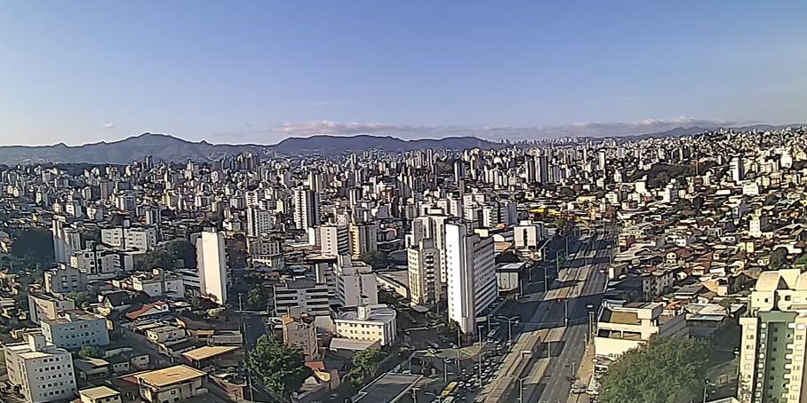 Céu de BH amanheceu com poucas nuvens nesta terça (Clima Ao Vivo/Reprodução)