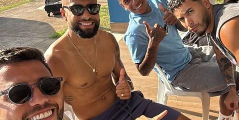 Confraternização na Toca II teve churrasco com a presença dos novos contratados (Reprodução: Instagram)