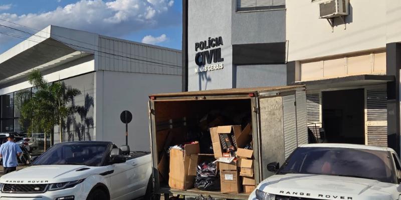 Veículos de luxo foram apreendidos pela PCMG (Divulgação/ PCMG)