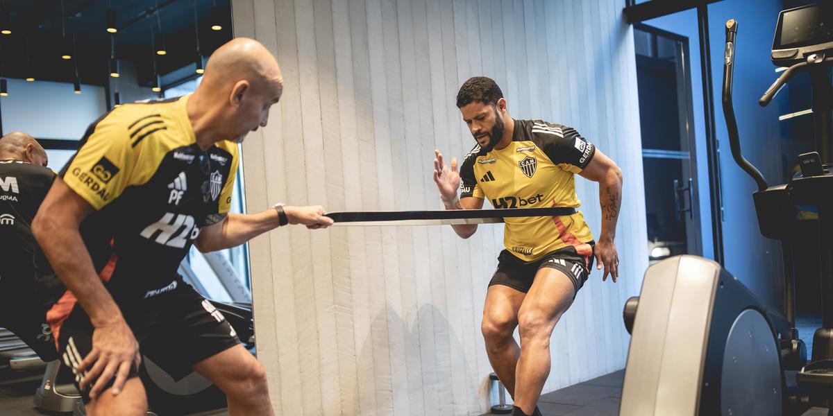 Hulk fez trabalhos na academia ainda na cidade de La Paz (Foto: Pedro Souza / Atlético)