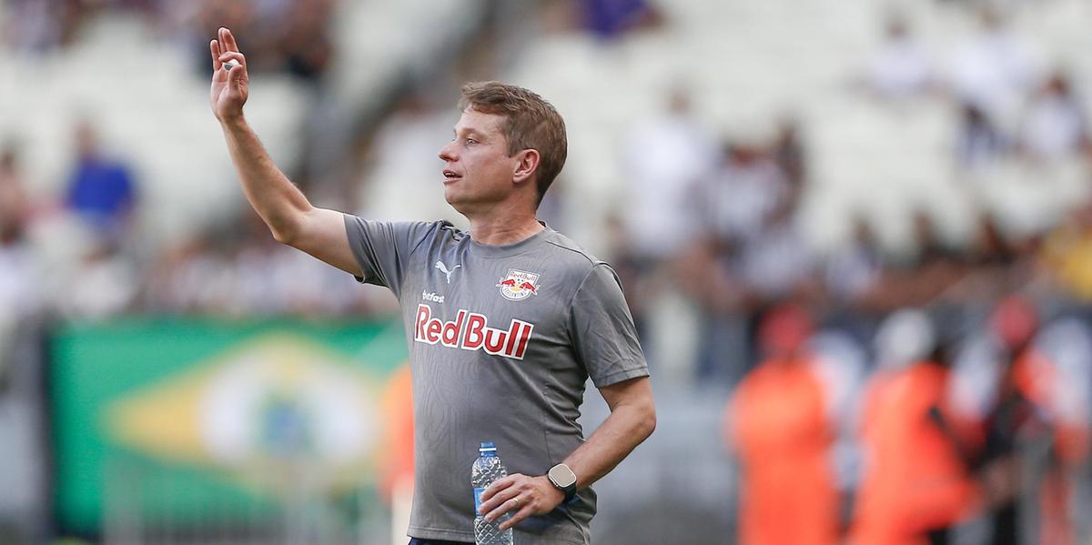 Treinador volta ao Mineirão pela primeira vez depois que deixou o Cruzeiro (Foto de Ari Ferreira/Red Bull Bragantino.)