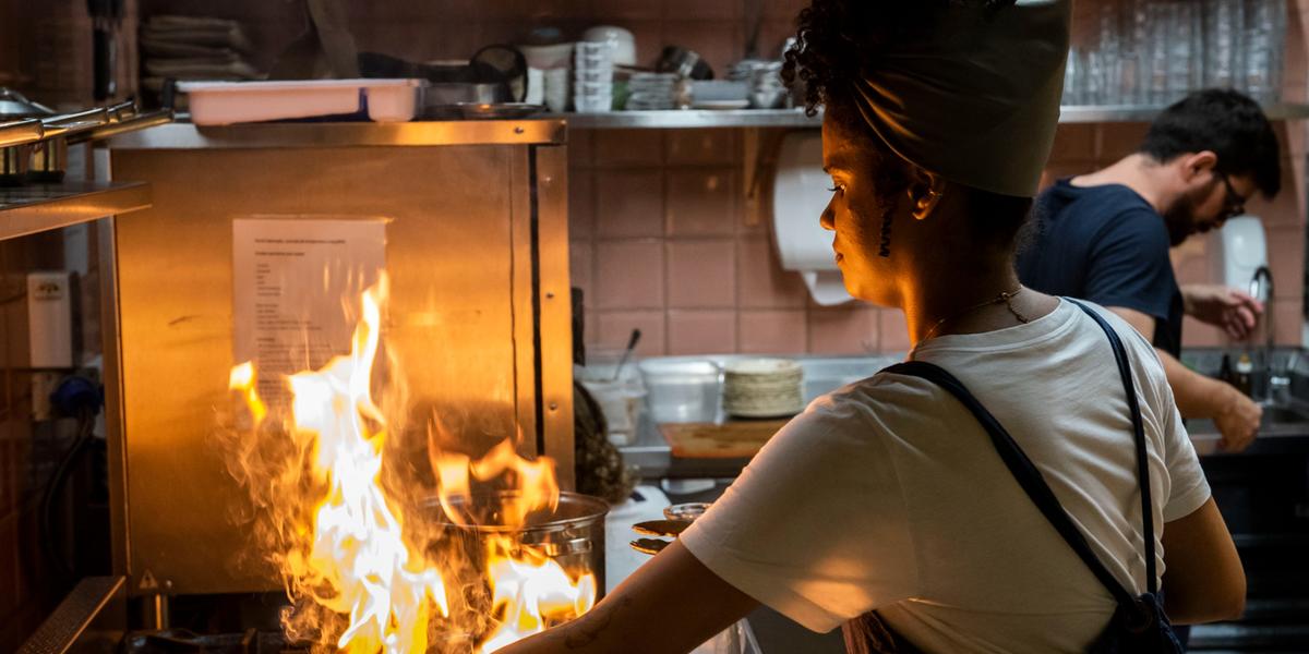 Bienal da Gastronomia de Belo Horizonte terá programação descentralizada em outubro, com walking tours, fórum internacional, intercâmbios culinários e exposição sobre a tradição dos bares da cidade (Jackson Romanelli)