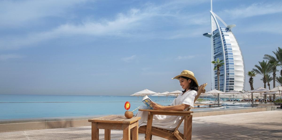 Dubai se consolida como destino ideal para viajantes solo, com infraestrutura moderna, segurança, atrações culturais e experiências gastronômicas autênticas (Divulgação)
