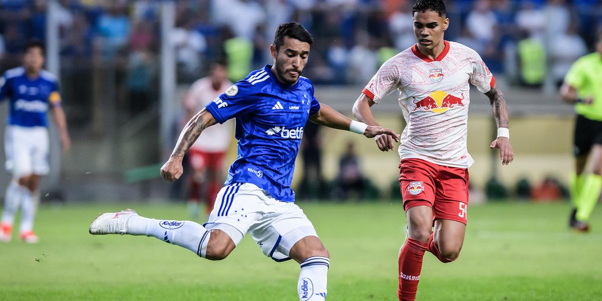 William enfrento o Bragantino no ano passado no Independência, vitória de 4 a 1 da Raposa (Foto: Gustavo Aleixo/Cruzeiro)