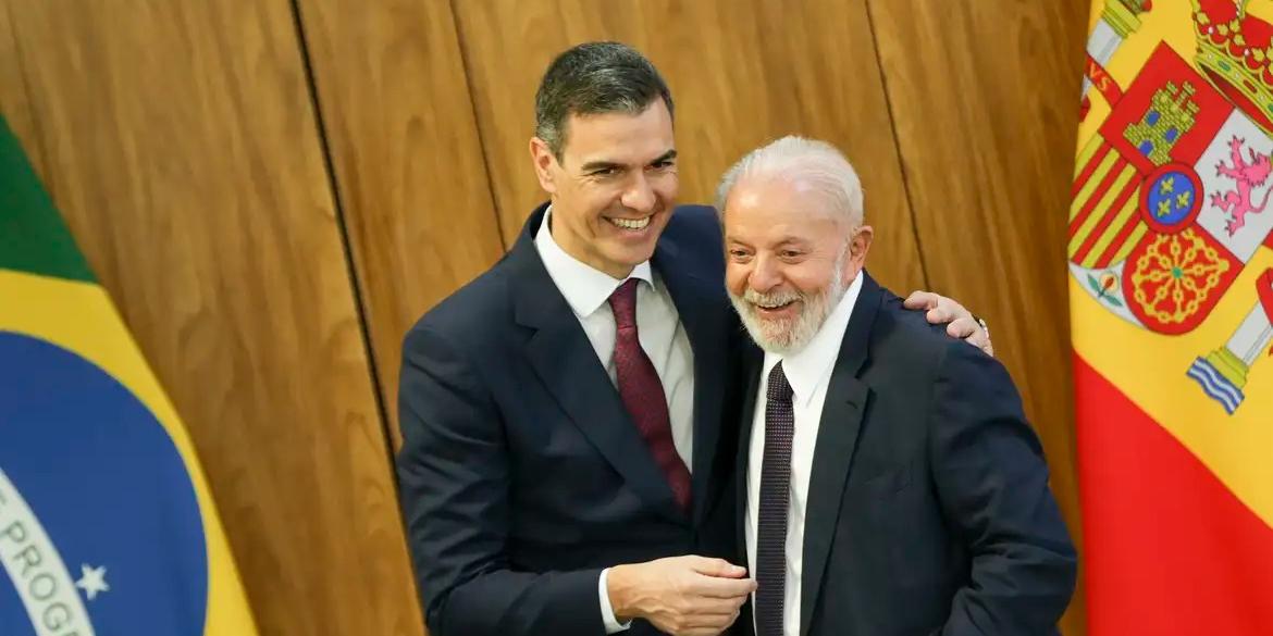 Pedro Sánchez e Lula reafirmaram a importância estratégica do acordo em meio a um contexto de guerras tarifárias e de ataques ao sistema multilateral de comércio (Marcelo Camargo/Agência Brasil)