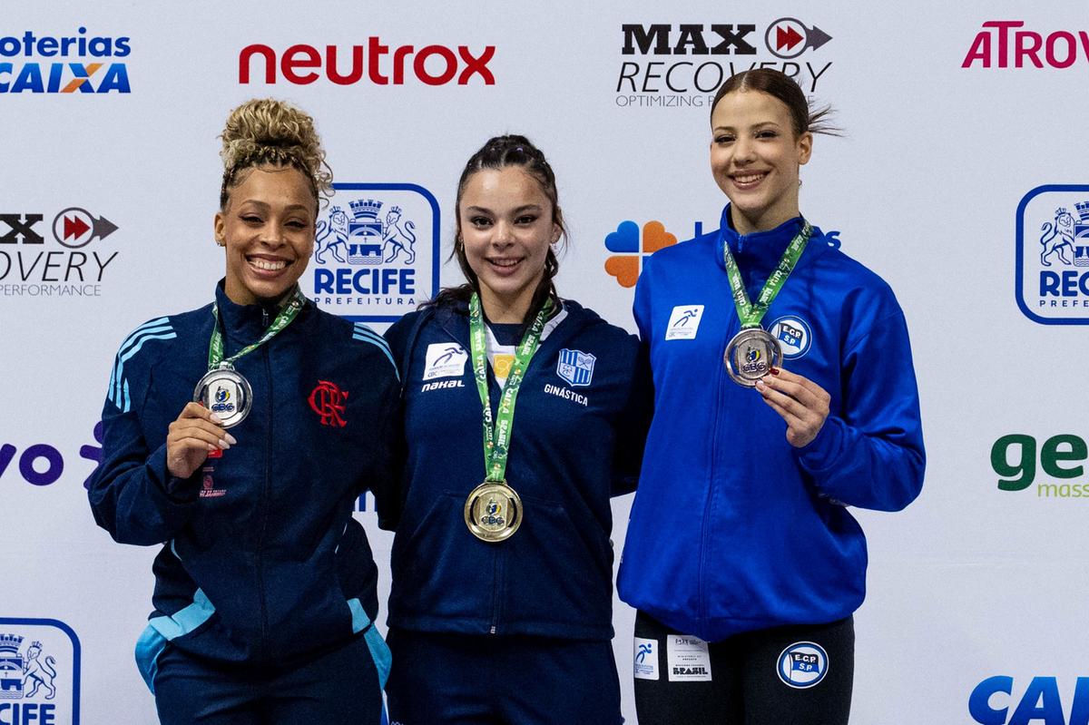 Ginasta comemora mais uma medalha na carreira (Créditos: MeloGym/CBG)