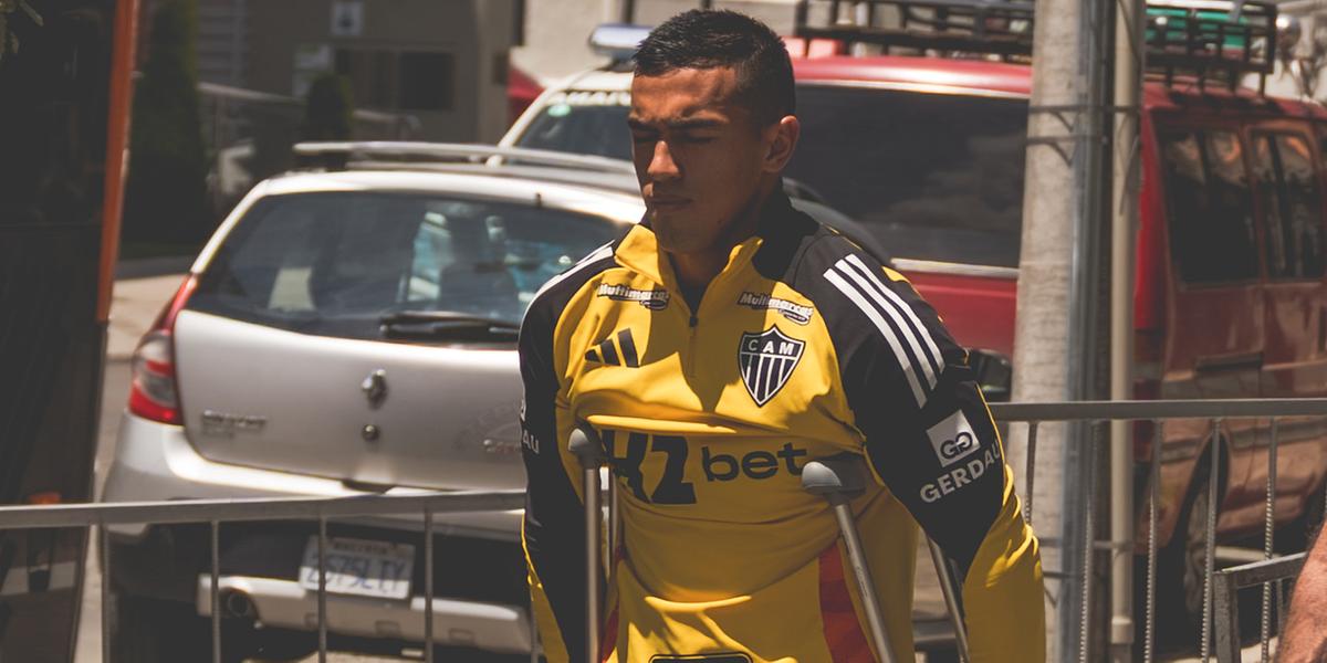 Tomás Cuello passou por cirurgia na tarde desta terça-feira (Foto: Pedro Souza / Atlético)