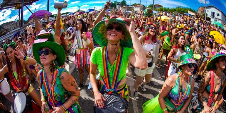 Com raízes nas manifestações populares espontâneas, o Carnaval de Belo Horizonte é reconhecido por sua essência democrática e plural, que atrai milhões de foliões e se espalha por todas as regiões da cidade (Bruno Figueiredo)
