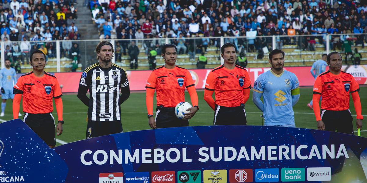 Atlético e Bolivar se enfrentaram em La Paz na última semana e empataram por 2 a 2 (Foto: Pedro Souza / Atlético)