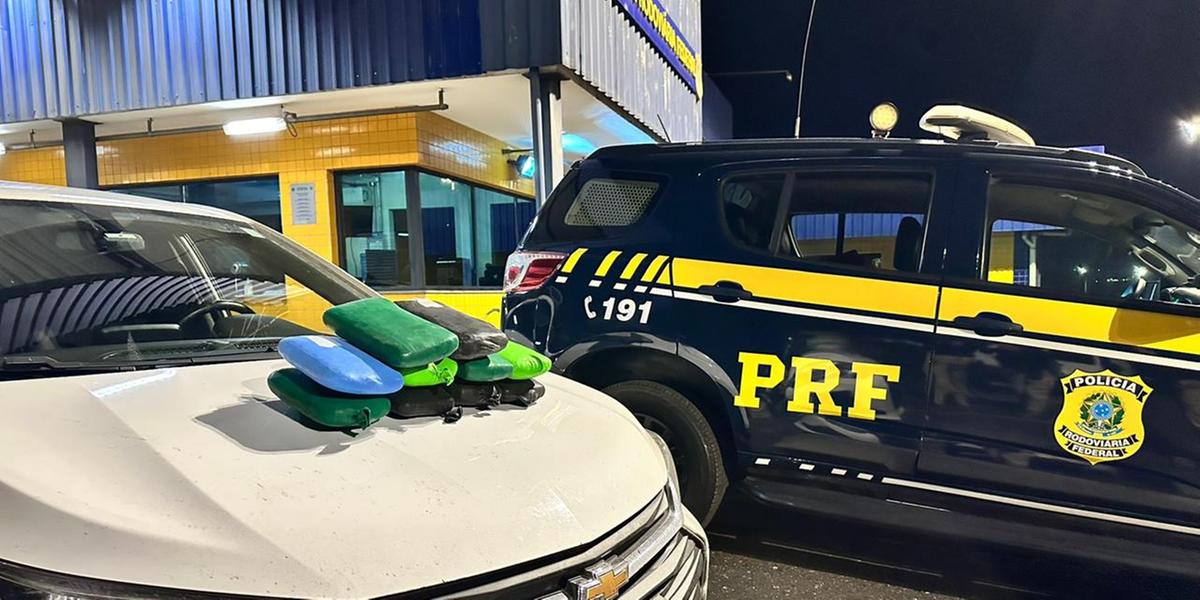 Tabletes foram apreendidos pela PRF na BR-040, em Sete Lagoas (Divulgação/ PRF)