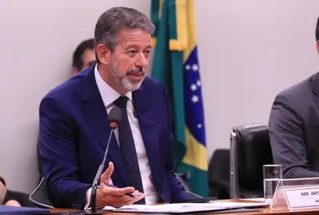 Segundo o deputado Arthur Lira, parecer sobre projeto que isenta de IR quem ganha até R$ 5 mil é resultado de acordo entre líderes (Lula Marques/Arquivo/Agência Brasil)