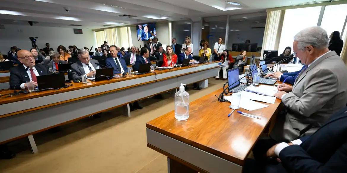 Proposta foi aprovada na CAE por unanimidade, com 21 votos favoráveis (Andressa Anholete/Agência Senado)