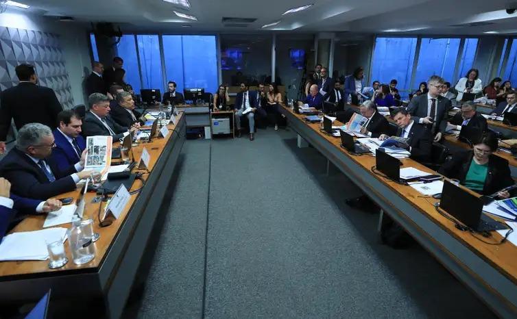 Reunião da Comissão Parlamentar Mista de Inquérito (CPMI) do INSS para tomar depoimentos do Carlos Roberto Ferreira Lopes, presidente da Confederação Nacional dos Agricultores Familiares e Empreendedores Familiares Rurais (Conafer) (Lula Marques/ Agência Brasil)