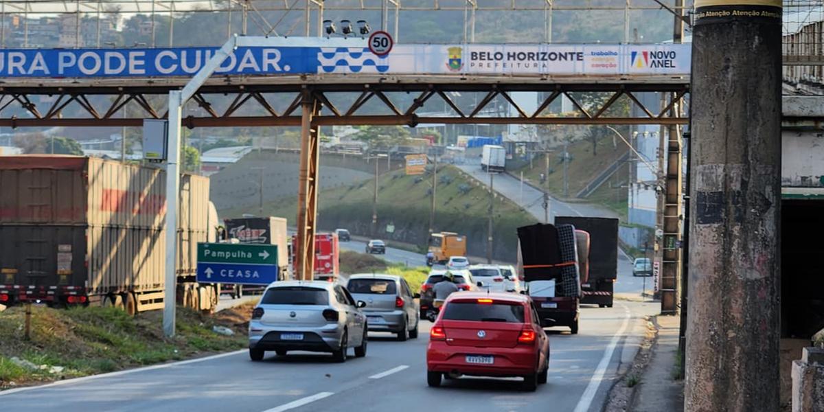 Trecho do Anel Rodoviário, entre o Olhos D'Água e a Avenida Cristiano Machado, vai receber 40 novos radares (Maurício Vieira)