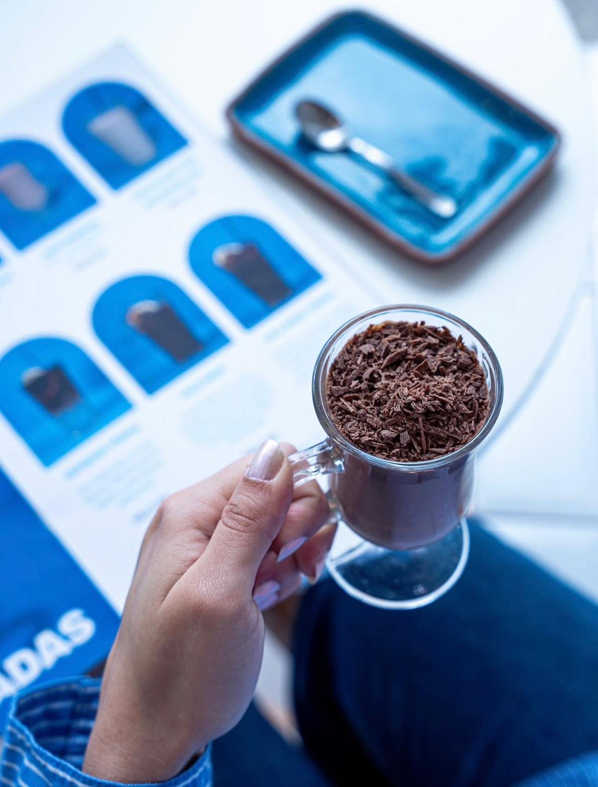 Bebida da Goldko, cafeteria que une café e chocolates sem açúcar em receitas sofisticadas e inusitadas (Reprodução/Instagram)