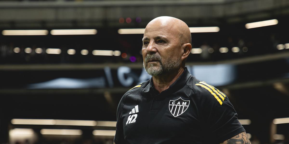 Sampaoli falou sobre reabilitar atletas que estão em má fase (Foto: Pedro Souza / Atlético)