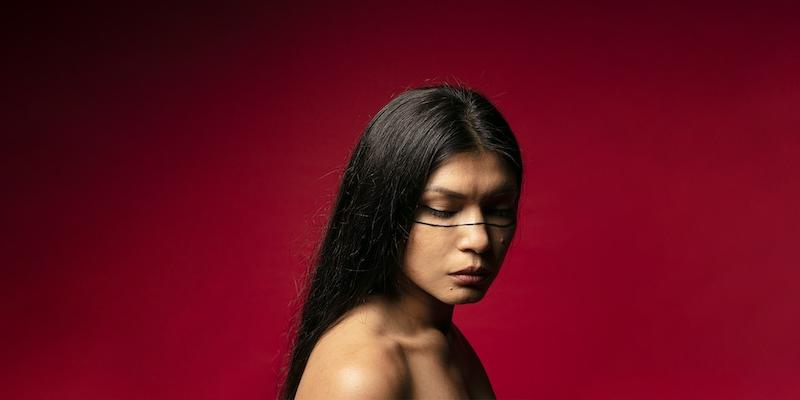 Trabalho ganhou o principal prêmio Brasileiro de Teatro, como melhor iluminação e melhor atriz. Com isso, Zahy se tornou a primeira artista indígena premiada nesta categoria (Leo Aversa)