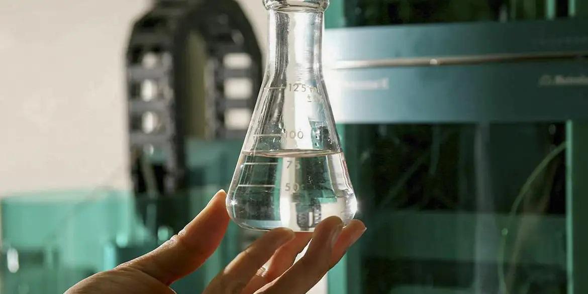 Treinos gratuitos para identifica bebidas falsificadas para funcionários de estabelecimentos (© Biodiesel Brasil)