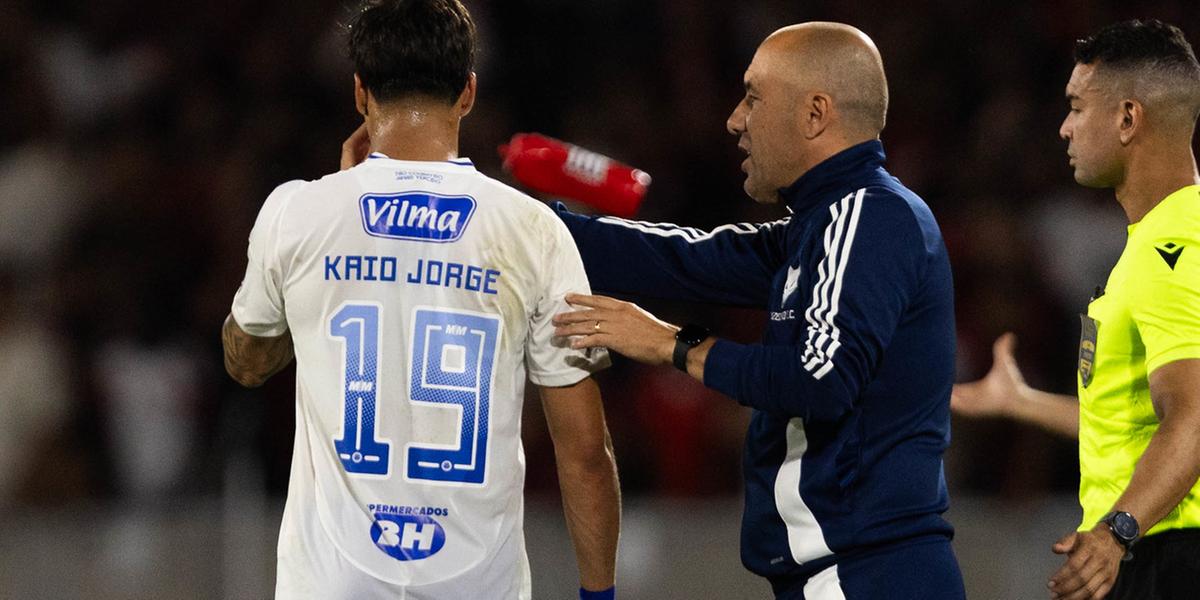Leonardo Jardim exalta partida do Cruzeiro diante do líder do campeonato (Foto: Thaís Magalhães/Cruzeiro)