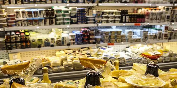 Seção de laticínios em supermercado (Valter Campanato/Agência Brasil)