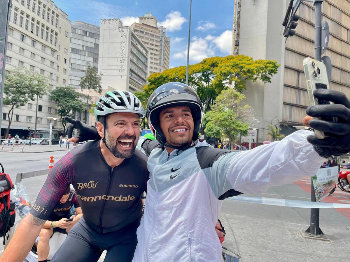 Igor chega ao terceiro ano consecutivo de doações de brinquedos em ação promovida por Thiago Brou (Valéria Marques / Hoje em Dia)
