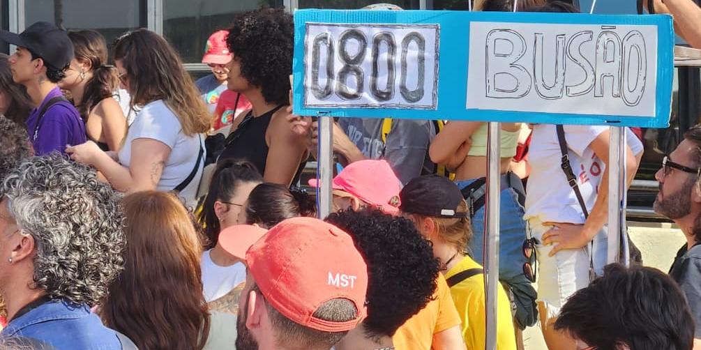 Estudantes e integrantes de movimentos populares estiveram na Câmara Municipal para pressionar os vereadores (Maurício Vieira)
