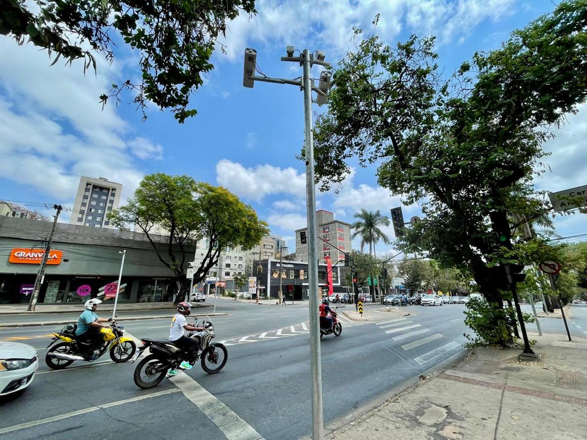 Radar começou a operar na avenida Nossa Senhora do Carmo na terça-feira (7) (Valéria Marques/ Hoje em Dia)