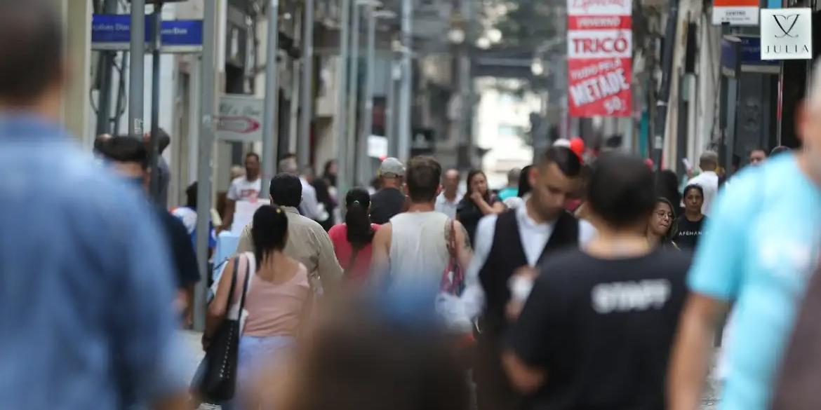Dados do Censo relativos a trabalho e rendimentos foram divulgados nesta quinta-feira (09) pelo Instituto Brasileiro de Geografia e Estatística (Tânia Rêgo/Agência Brasil)