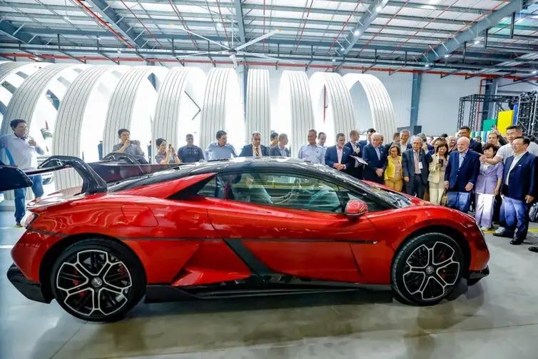 Presidente da República, Luiz Inácio Lula da Silva, durante visita à linha de montagem de veículos da BYD. Polo Petroquímico, Camaçari (Ricardo Stuckert / PR)