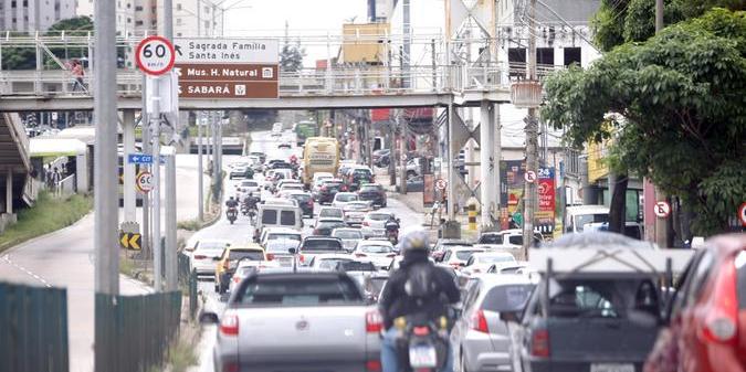 Trânsito na capital mineira (FOTO: MAURICIO VIEIRA / JORNAL HOJE EM DIA)