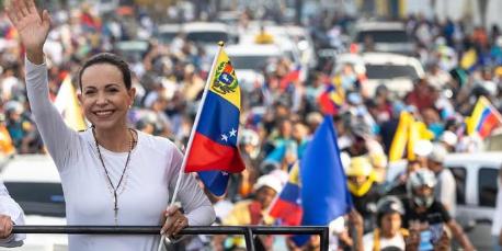 A venezuelana María Corina Machado foi reconhecida com o Prêmio Nobel da Paz de 2025 por sua luta pacífica pela democracia e pelos direitos humanos na Venezuela (María Corina Machado/Instagram)