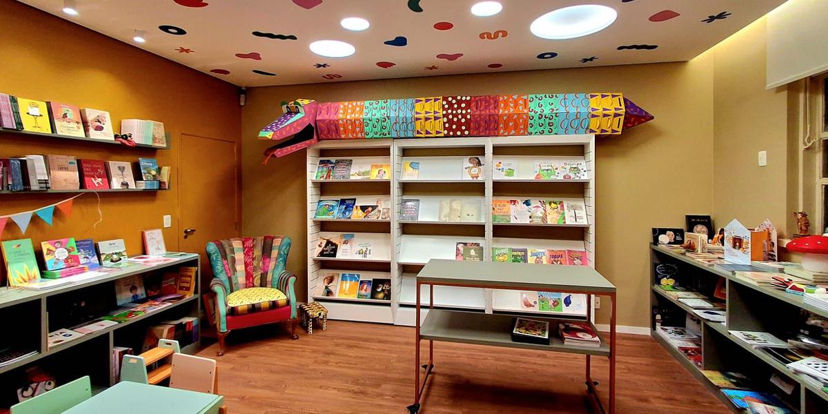 Desenhos criados pelas crianças durante oficina de pintura neste sábado serão utilizados para decorar o espaço (Divulgação/Aletria)