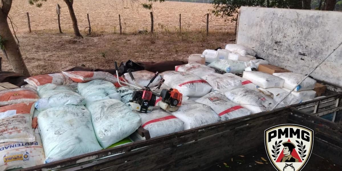 Materiais agrícolas, ferramentas e insumos foram recuperados pela PMMG (PMMG/Divulgação)