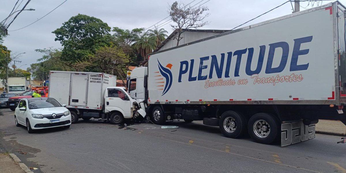 Colisão ocorreu próximo ao Zoólogico de BH, na Pampulha (Divulgação/ CBMMG)