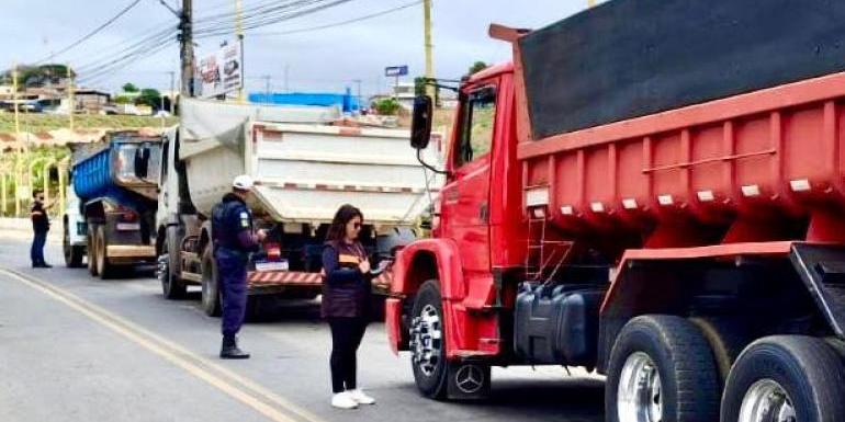 Fiscalização é direcionada a caminhões, ônibus, vans escolares e ambulâncias (PBH/Divulgação)