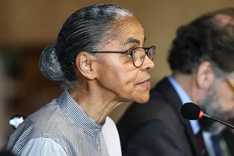 A ministra do Meio Ambiente, Marina Silva, participa de plenária no segundo dia da Pré-Cop30 (Marcelo Camargo/Agência Brasil)