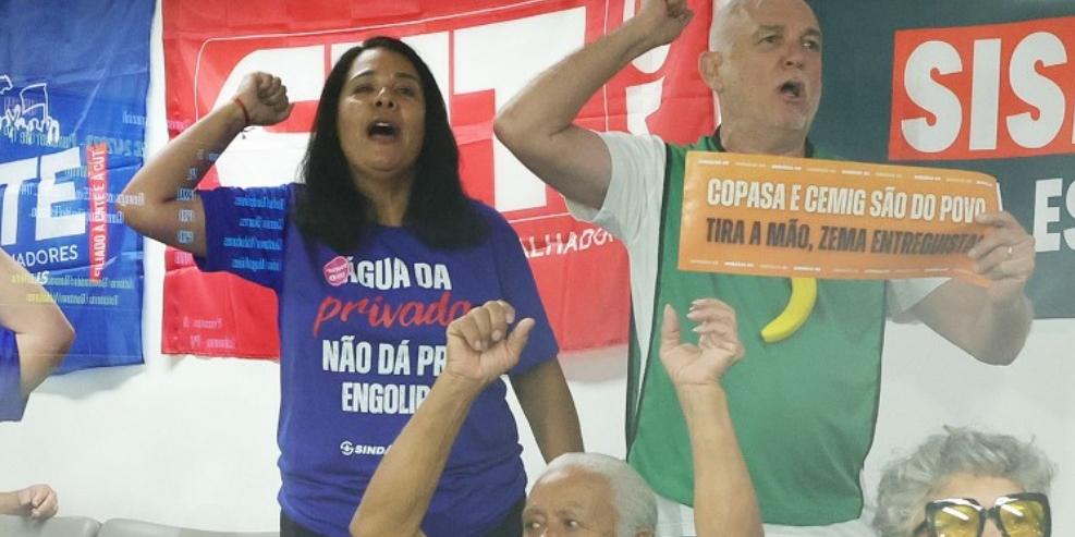 Servidores protestam contra a PEC na ALMG (Henrique Chendes/ALMG)