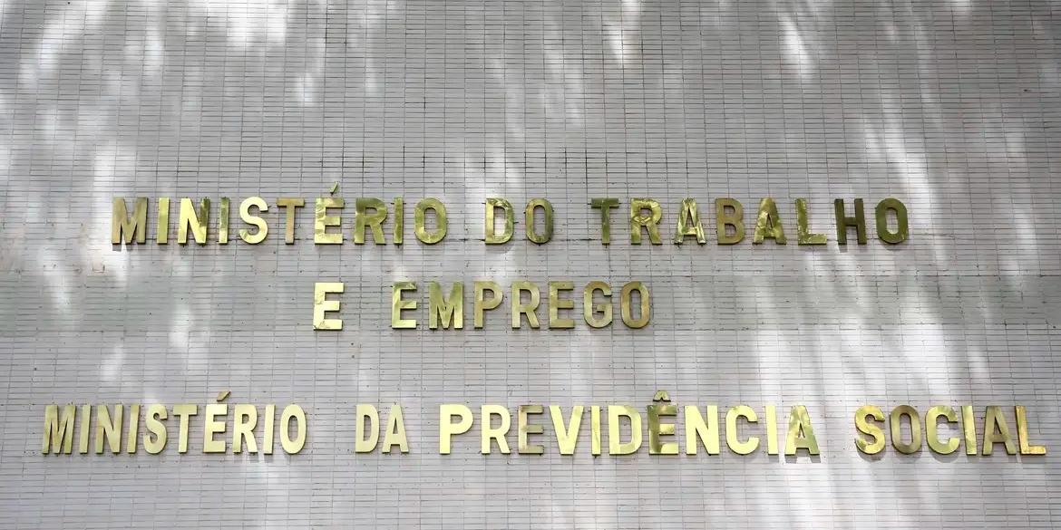 Fachada do ministério do Trabalho e Emprego e do ministério da Previdência Social (Marcelo Camargo/Agência Brasil)